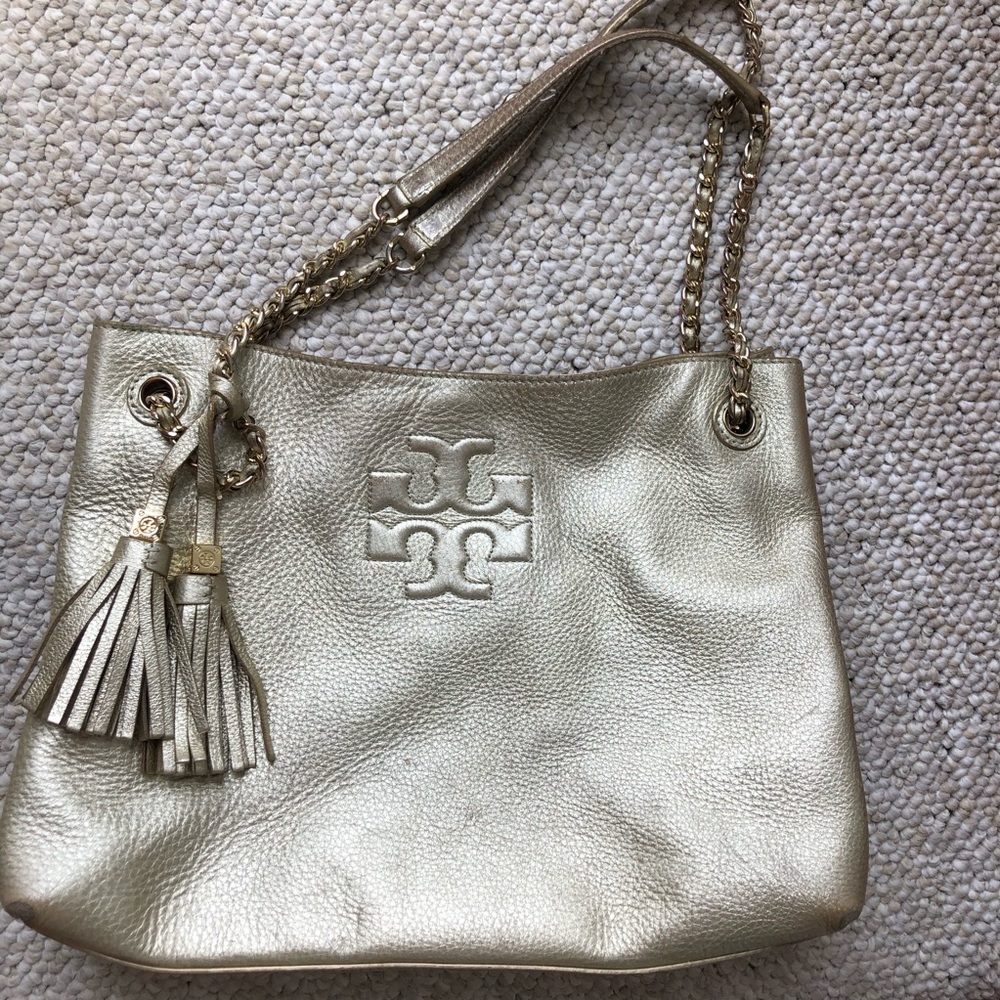Tory Burch Thea Slouchy Chain Tote Bag in Gold